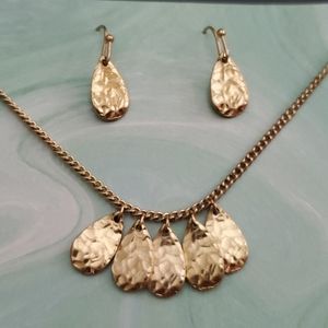 mintMONGOOSE Teardrop Necklace & Earrings